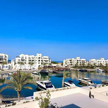 Nayah Stays, Luxurious Sea View, F.Marina Apt.