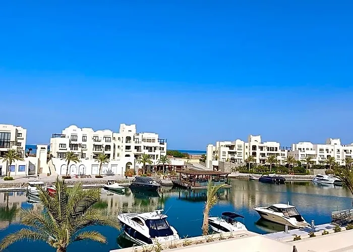 Nayah Stays, Luxurious Sea View, F.marina Apt. 酒店