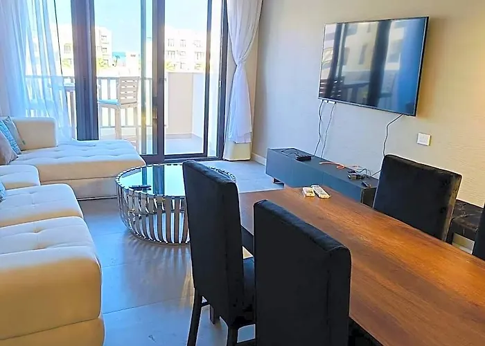 Nayah Stays, Luxurious Sea View, F.marina Apt. 3*