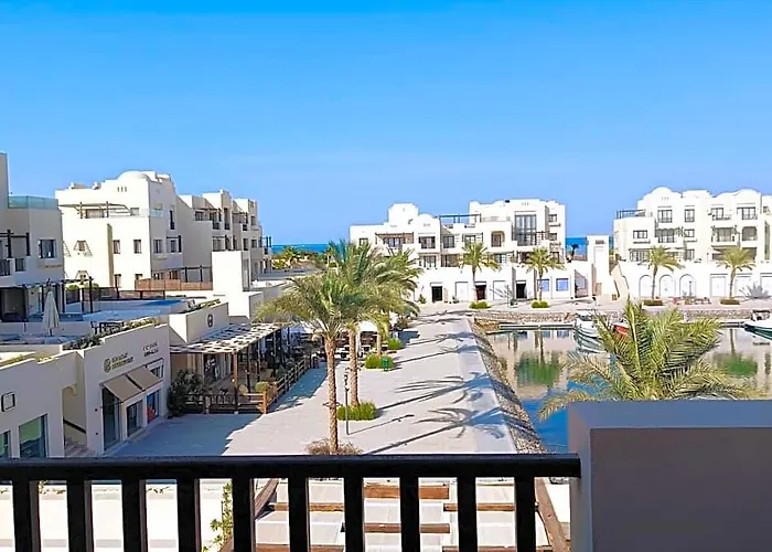 Nayah Stays, Luxurious Sea View, F.marina Apt. 酒店 洪加達
