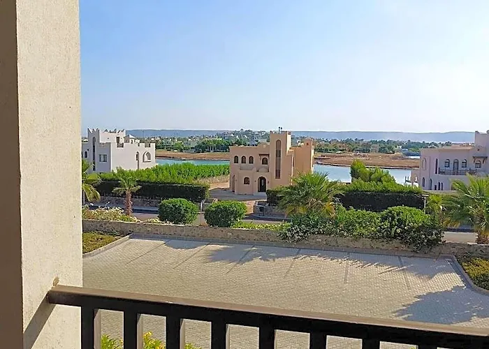 酒店 Nayah Stays, Luxurious Sea View, F.marina Apt. 洪加達