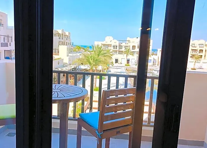 Nayah Stays, Luxurious Sea View, F.marina Apt. 3*